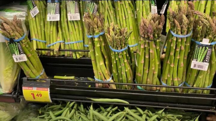 ways to save money on groceries, Asparagus in a supermarket