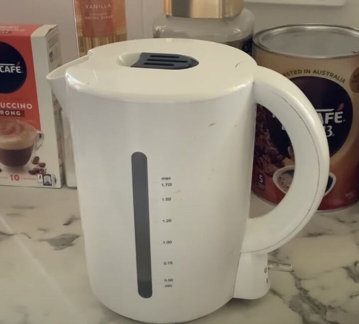 how to save money on coffee, Using a kettle to make coffee
