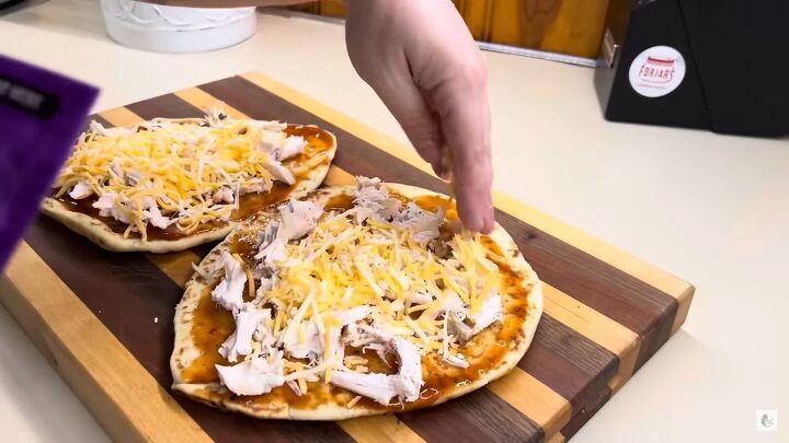 summer meal ideas, How to make grilled BBQ chicken pizza