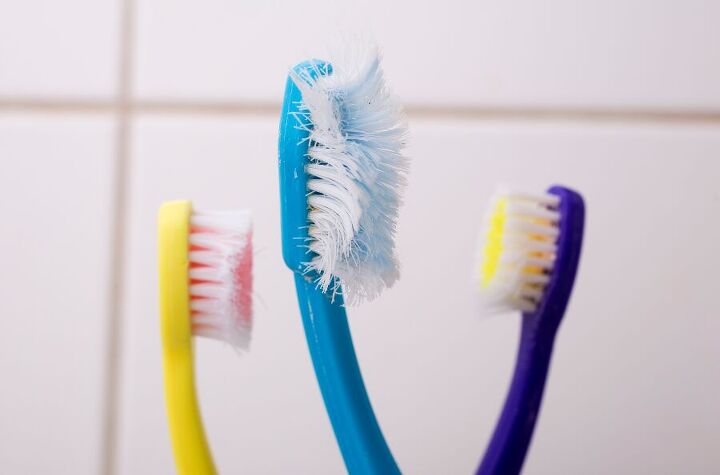43 brilliant new home hacks you need to try, A collection of used toothbrushes