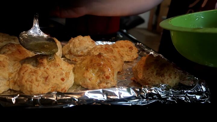 aldi family meals, Cheddar herb biscuits