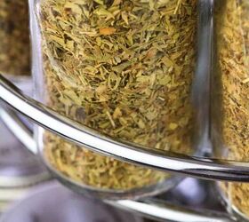 These amazing home & yard hacks all have your spice rack in common (unbelievable!)