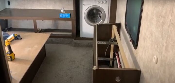 5th Wheel Renovation Episode 6: Bedroom, Bathroom & Laundry | Simplify