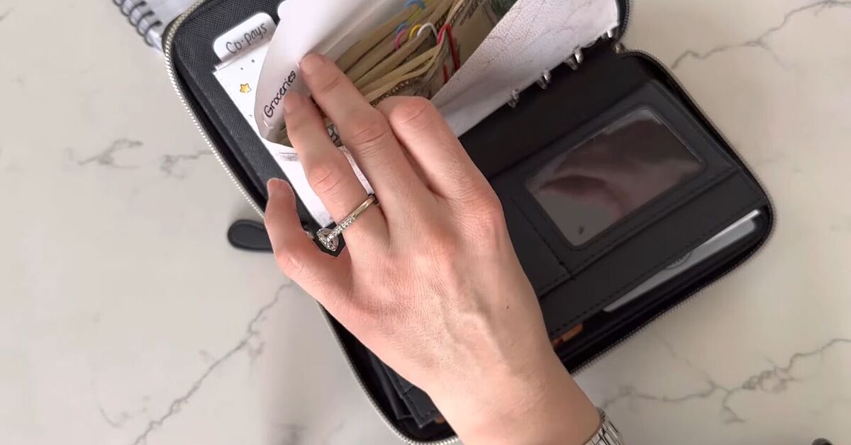 How to Budget With a Cash System Wallet (Inspired by Dave Ramsey ...
