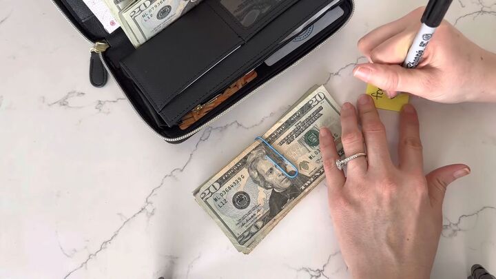 cash system wallet, Using post it notes to bundle cash