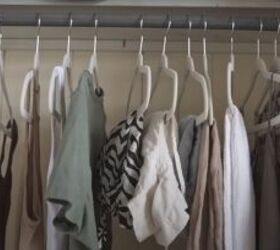 How & Why You Should Curate a 33-Item Capsule Wardrobe