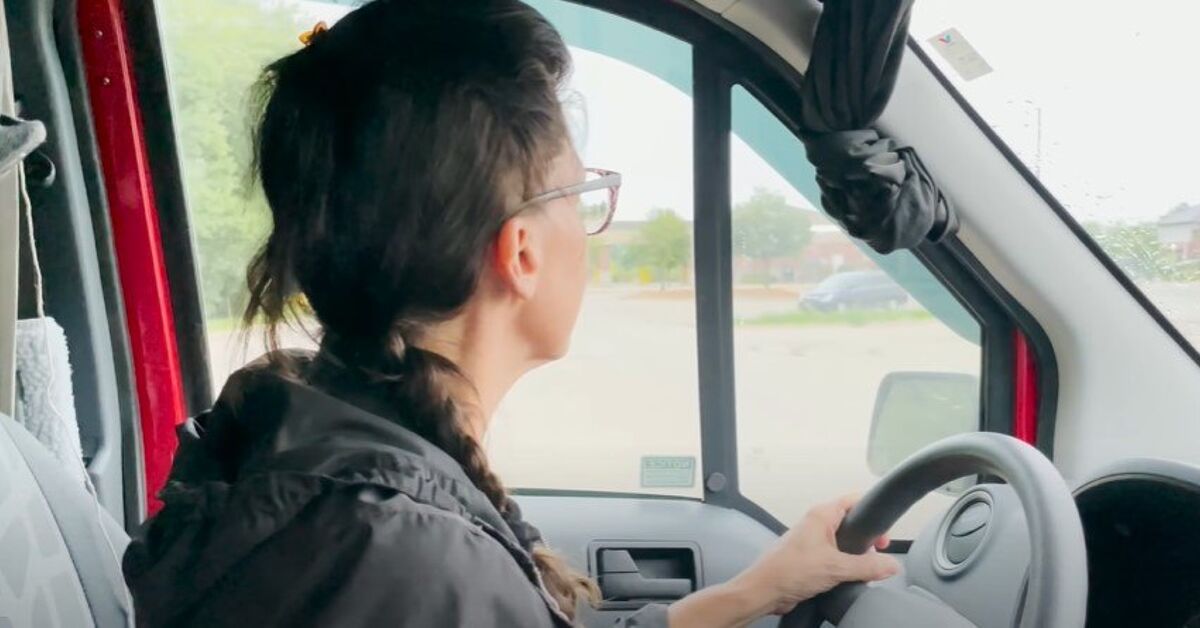 Female solo travel safety tips