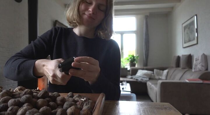 minimalist eating, Peeling walnuts