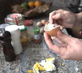 minimalist eating, Peeling eggs