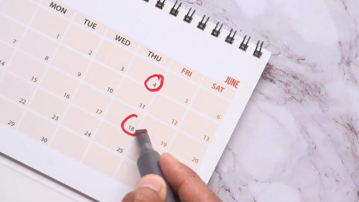 10 frugal living challenges to save money, Calendar