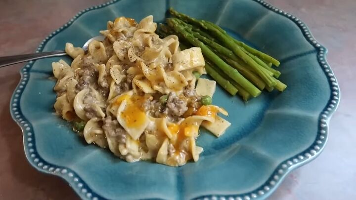 budget friendly meals for families, Cheesy beef stroganoff