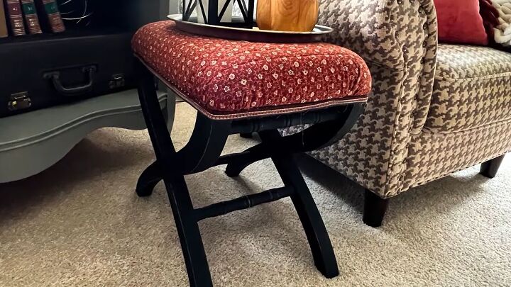 unbelievable living room transformation using only thrift store finds, Stool