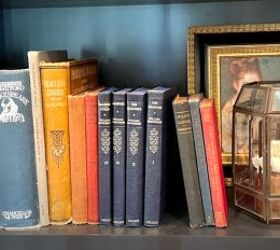 dark academia decor ideas, Old books on a bookcase