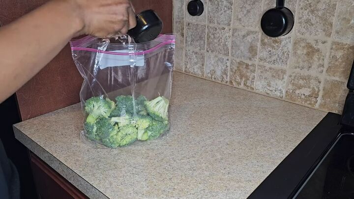 frugal kitchen, Broccoli in freezer bag