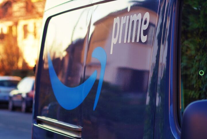 amazon hacks, Amazon Prime delivery van