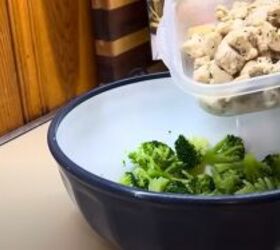 cozy casseroles, Making chicken broccoli top casserole
