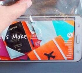 9 super surprising ways to use ziploc bags, Stick your phone in a Ziploc to keep it safe
