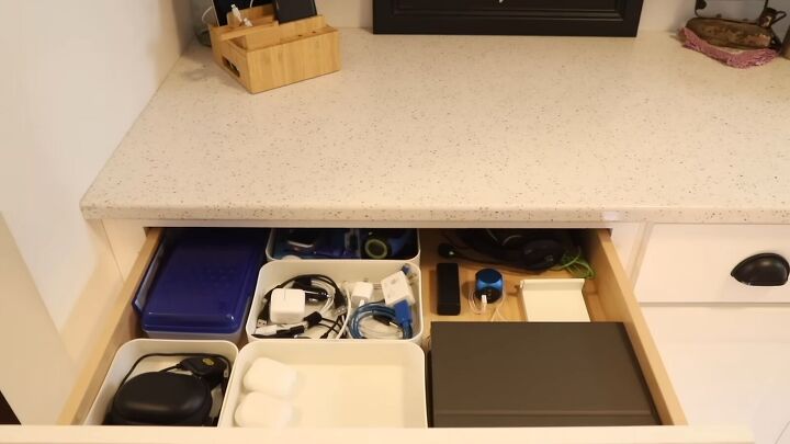 minimalism and decluttering, Organized drawer