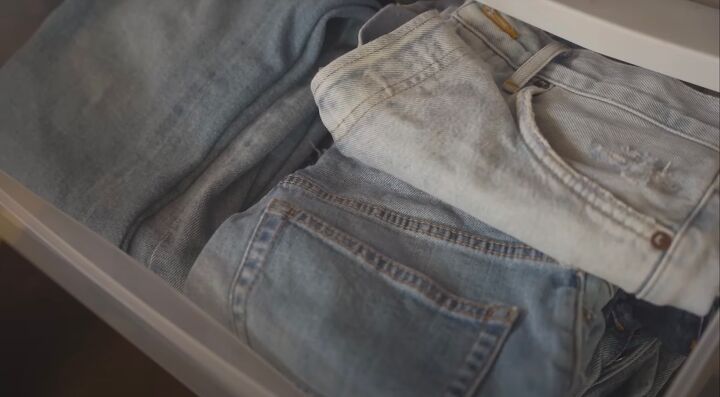 capsule wardrobe boring, Jeans
