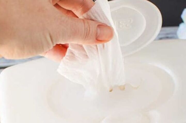 10 surprising uses for baby wipes you never knew existed, Baby wipes We love them