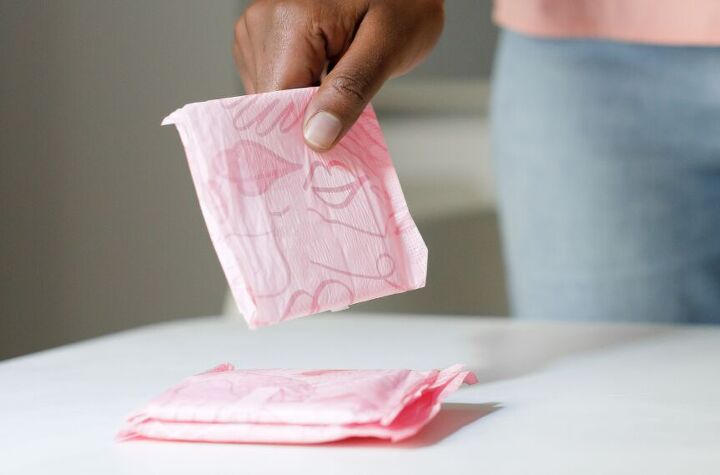 10 surprising and creative ways to use sanitary pads, Menstrual pads