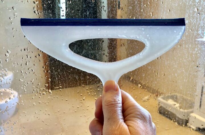 10 common shower cleaning mistakes you might be making, Squeegee