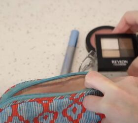 minimalist tips, Organizing makeup bag