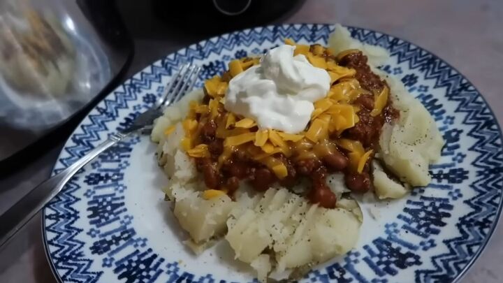 easy slow cooker recipes, Chili stuffed baked potatoes