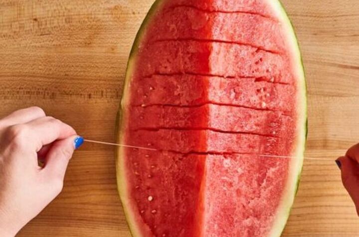 10 unexpected ways to use dental floss, Use dental floss to be ultra precise when cutting food