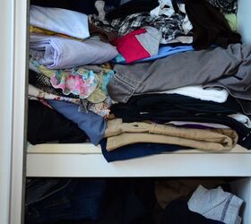 3 Easy Tips on How to Declutter Clothes