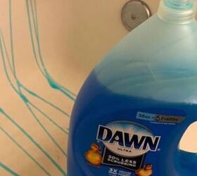 step by step bathroom cleaning guide with dawn soap, Use Dawn in the tub