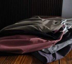 What does a minimalist's daily life look like? He's showing you here