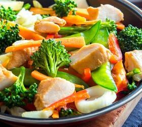 Chicken and veggie stir-fry bowl  - image via Canva