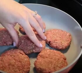 Making hamburger steaks & country gravy