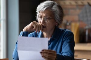 When to hire a financial advisor for your budget needs