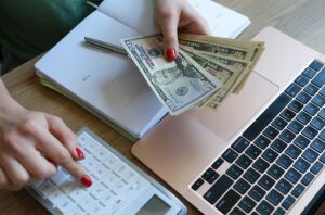 Mini budgets have saved her finances month after month. Here's how to set them up