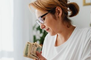 7 smart ways to get out of debt on a low income