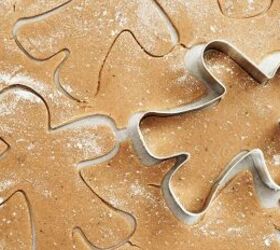 homemade food gifts, Cutting gingerbread dough image via Canva