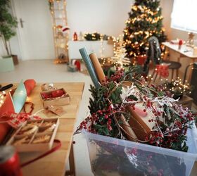 This practical, no-fuss guide will help you declutter your home before Christmas (smart!)