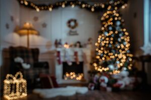 4 easy tips to keep yourself debt-free this holiday season