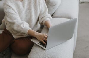 7 proven strategies to balance a side hustle with a full-time job