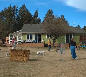 Take a tour through her tiny home in central Oregon