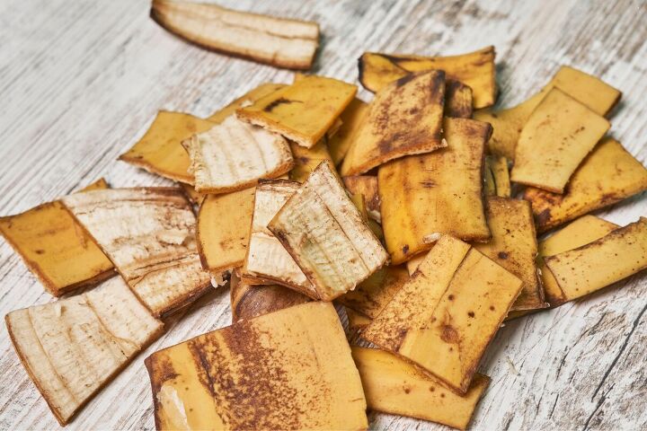 10 surprising ways to use banana peels around the home