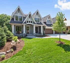 These landscape ideas are for those who love the polished look of beautiful walkways with minimal effort