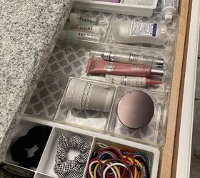 Tired of dealing with cluttered countertops & cabinets? Here's how to make master bathroom organization a breeze