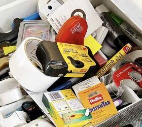 Check out her fast & simple ways to organize a junk drawer