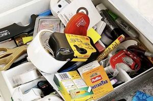 Check out her fast & simple ways to organize a junk drawer