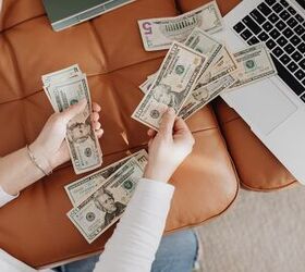 25 money habits that often keep people broke