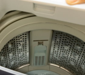 5 unexpected things you can throw in the washing machine to save time & money