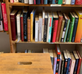 This PhD student's tiny house makes the most of book space